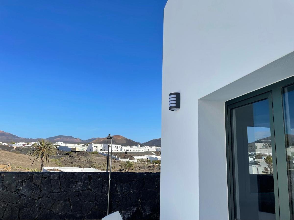 Villa Vulcano Uga Exterior foto